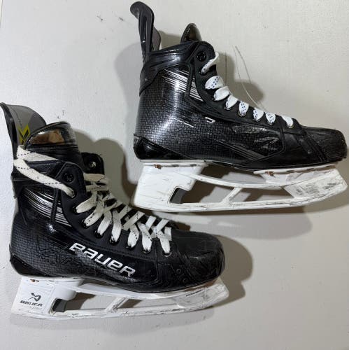 Senior Bauer Vapor Hyperlite 2 Hockey Skates Regular Width Pro Stock 9.5 (Used) 2048