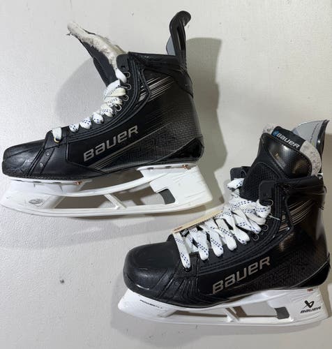 Senior Bauer Vapor Hyperlite 2 Hockey Skates Regular Width Pro Stock 8.5 (Used) 2059