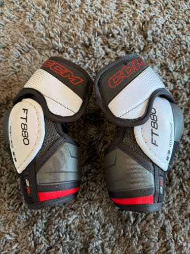 Senior Medium CCM JetSpeed FT880 Elbow Pads (Used)