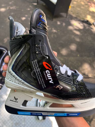2025 Bauer Vapor Flylite Hockey Skates 5.5 (New)