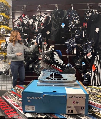 2022 Bauer Vapor X3 Hockey Skates Fit 2 Size 5.5 (New)