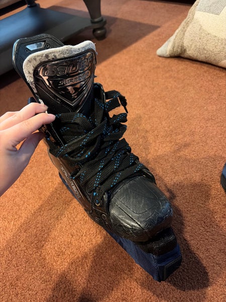 Black Bauer Supreme M50 Pro Hockey Skates Regular Width 6 (Used)