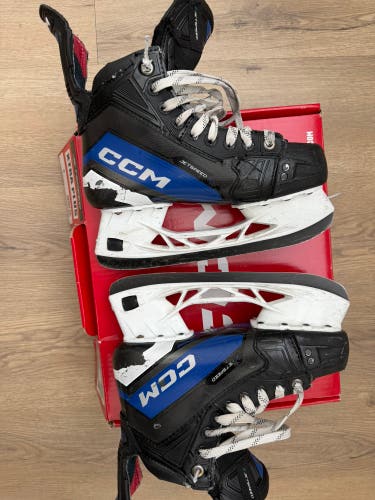 CCM JetSpeed XTRA PLUS Hockey Skates Regular Width Size 5 (Used)