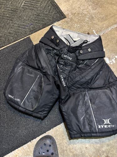 Junior Small Itech HP 4.8 Hockey Goalie Pants (Used)