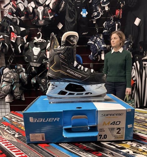 2024 Bauer Supreme M40 Hockey Skates Fit 2 Size 7 (New)