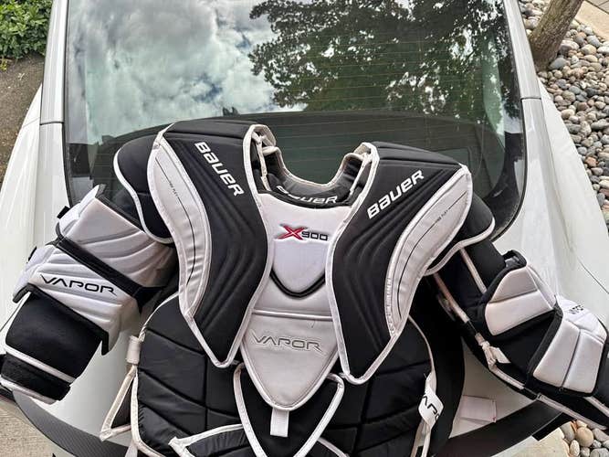 Bauer Vapor X900 Goalie Chest Protector (Senior Large)
