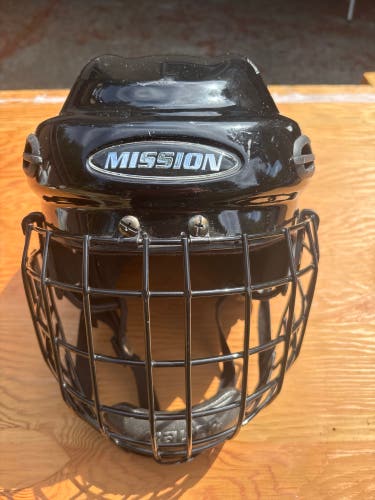 Large Mission Carbster Helmet (Used)