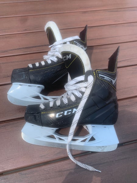 CCM Super Tacks 9350 Hockey Skates Size 4