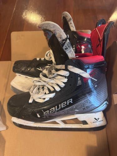 Bauer Vapor X5 Pro Hockey Skates Regular Width 8.5 (Used)
