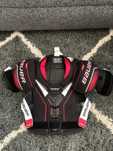 Men's Large Junior Bauer NSX Shoulder Pads (New)