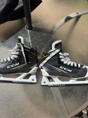 2018 CCM Tacks 9080 Hockey Goalie Skates 7.5 (Used)