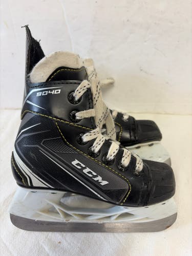 Black CCM Tacks 9040 Hockey Skates Regular Width 10 (Used)