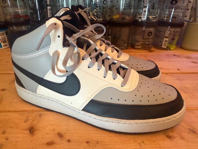 Men's Size 13.0 (W 14.0) Nike Shoes (Used)