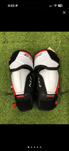 Senior Medium CCM Jetspeed FT4 Elbow Pads (Used)