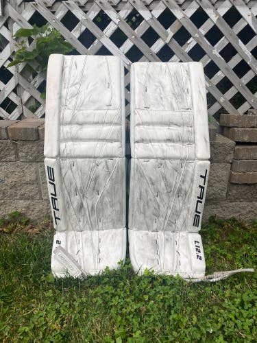 34" True L12.2 Goalie Leg Pads (Used)