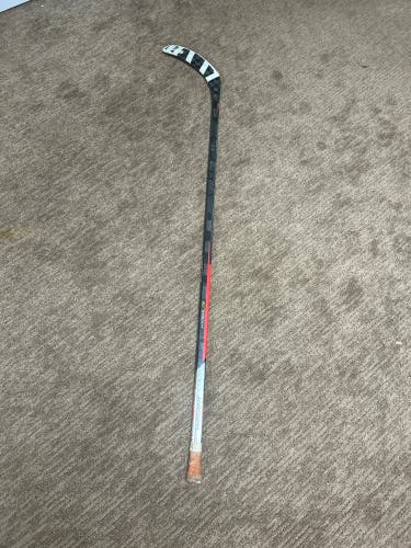 Senior Bauer Vapor Hyperlite Right Handed Hockey Stick P92 70 Flex (Used)