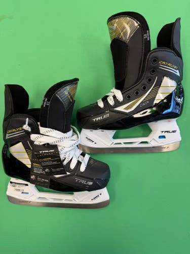 New True Catalyst 5 Hockey Skates | Size 3R