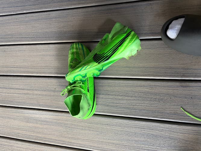 Green Men's Size M 11.0 (W 12.0) Nike Mercurial Superfly Cleats (Used)