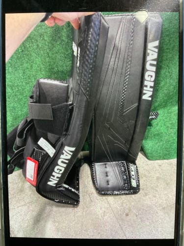 31" 2025 Vaughn SLR4 Goalie Leg Pads (Used)