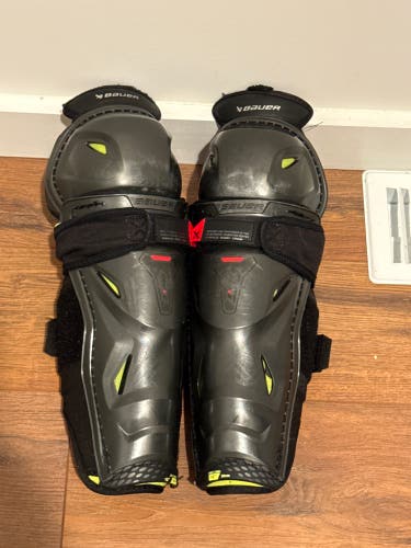 Junior Bauer Vapor 3X Pro 12" Shin Pads (Used)