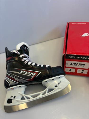 CCM JetSpeed XTra Pro Hockey Skates Regular Width Size 4 (New)