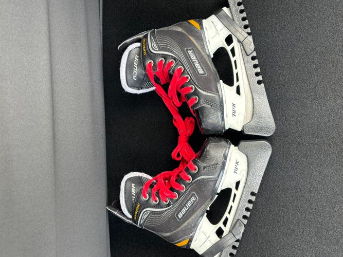 Bauer Supreme Hockey Skates Regular Width 11 (Used)