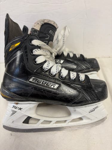 Black Bauer Supreme 180 Hockey Skates Regular Width Size 1.5 (Used)
