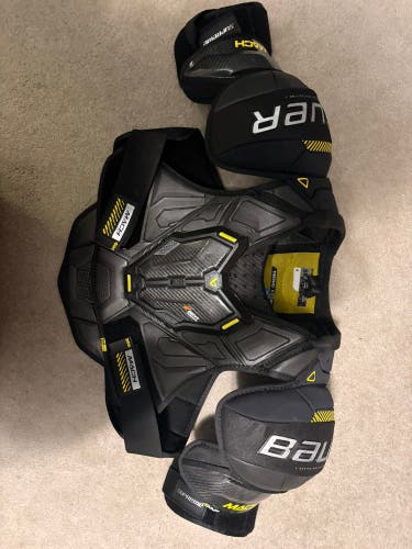 Men's XL Senior Bauer Supreme Mach Shoulder Pads (Used)