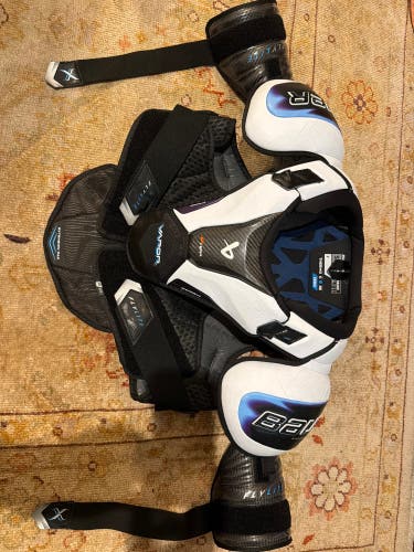 Men's Large Senior Bauer Vapor Flylite Shoulder Pads (Used)