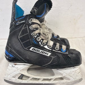 Black Bauer Nexus N7000 Hockey Skates Regular Width Size 2 (Used)