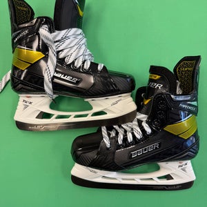 New Bauer Supreme Matrix Hockey Skates | Size 5 Fit 2