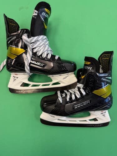 New Bauer Supreme Matrix Hockey Skates | Size 5 Fit 2