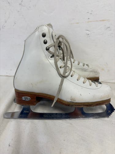 Riedell Figure Skates B Junior 2 (Used)