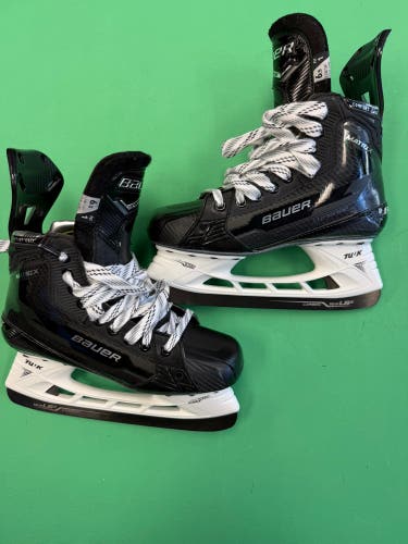 New Bauer Supreme Matrix Hockey Skates | Size 6.5 Fit 1