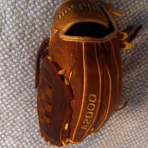 Wilson A2000 RH Infield Baseball Glove 11.75" (Used)