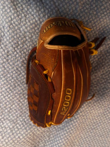 Wilson A2000 RH Infield Baseball Glove 11.75" (Used)