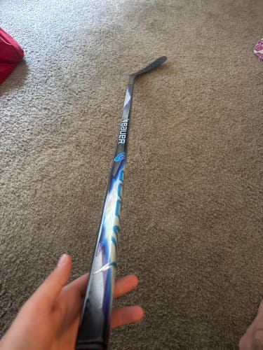 Senior Bauer Vapor Flylite Right Handed Hockey Stick P92 65 Flex (New)