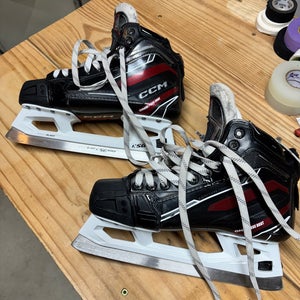 2024 CCM EFlex 6.9 Hockey Goalie Skates Regular Width 7.5 (Used)