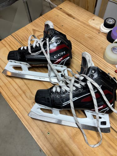 2024 CCM EFlex 6.9 Hockey Goalie Skates Regular Width 7.5 (Used)