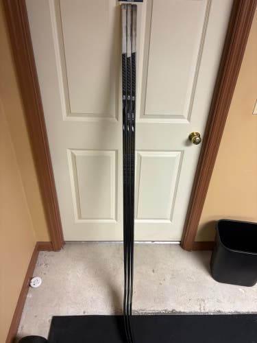 Senior Warrior Covert QR6 Right Handed Hockey Stick W88 75 Flex (Used)