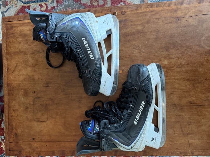 Black 2025 Bauer Vapor Flylite Hockey Skates Regular Width 8.5 (Used)