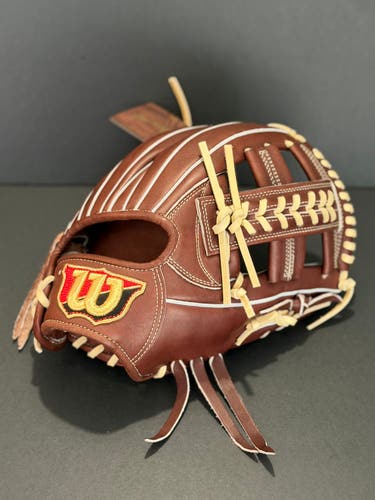 Rare Japanese Wilson Staff DL model NWTs RH Infield Baseball Glove 11.75" (New)