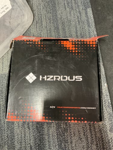 2023 True HZRDUS 7x Hockey Skates Regular Width 8 (New)