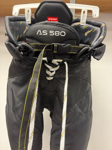 Junior Large CCM Tacks AS 580 Hockey Pants (Used)