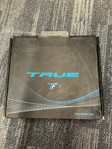 2021 True TF7 Hockey Goalie Skates Regular Width Size 6 (New)