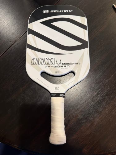 White Selkirk INVIKTA VANGUARD PowerAIR Pickleball Paddle (Used)