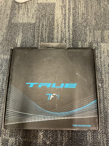 2021 True TF7 Hockey Goalie Skates Regular Width Size 6.5 (New)
