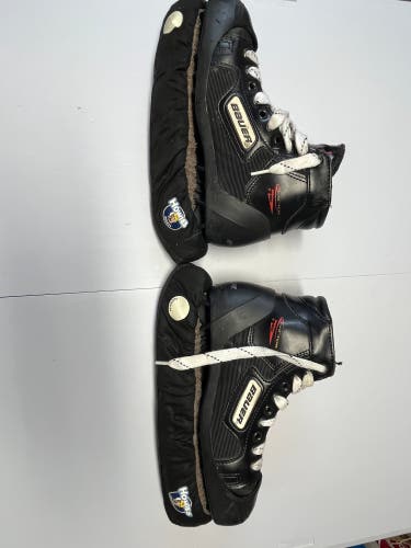 Black Bauer Reactor 3000 Goalie Skates Size 5 (Used)