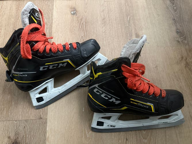 CCM Super Tacks 9380 Hockey Goalie Skates Regular Width Size 4 (Used)