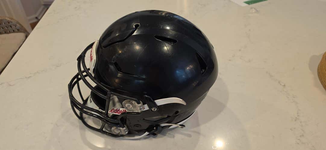 Black Youth Medium Riddell SpeedFlex Helmet (Used)